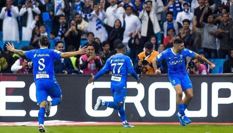 الهلال يفلت من الخسارة أمام الرياض بتعادل مثير في دوري روشن